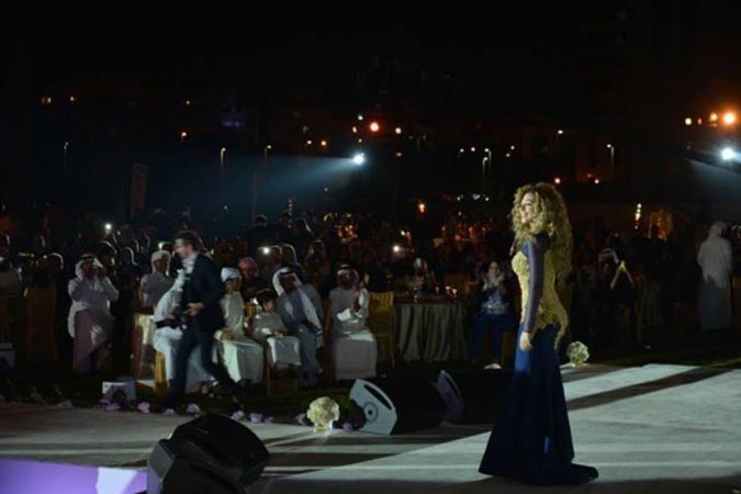 بالصور.. ميريام فارس بفستان غريب يثير الانتقادات في الإمارات