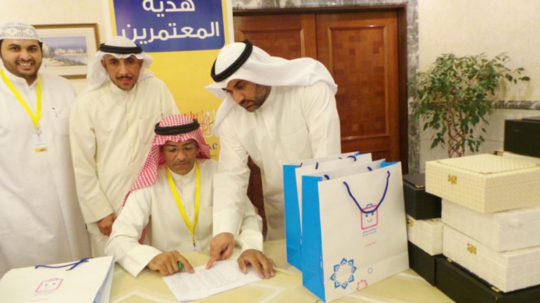 جانب من مراجعة الكشوف والعمل التنظيمي