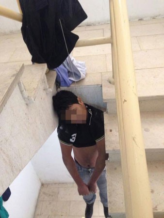 النيبالي وقد اعد المشنقة بشكل متقن