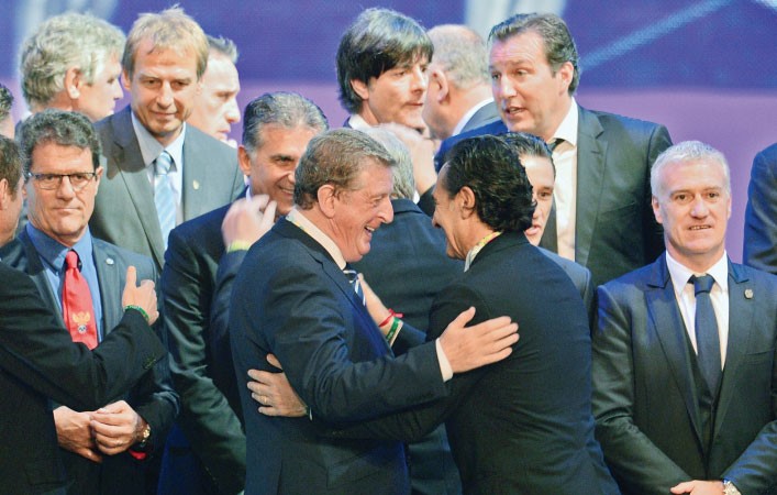 مدرب انجلترا روي هودجسون وجها لوجه مع مدرب ايطاليا برانديللي افپ
