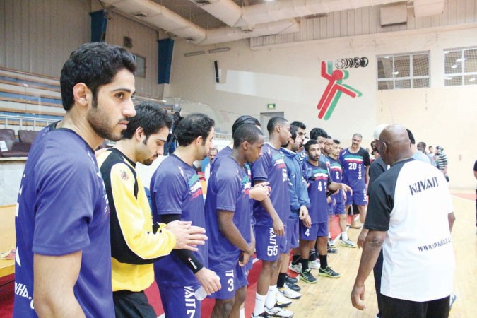 المنتخب الوطني لليد بدا تدريباته للبطولة ﻿