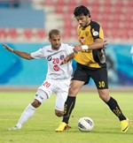 عمر السومة احد نجوم اللقاء بمواجهة حسين حاكمالازرقكوم﻿