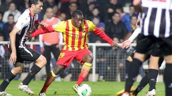 بالفيديو.. برشلونة يجد ضالته في "مهاجم" عمره "18" عاماً