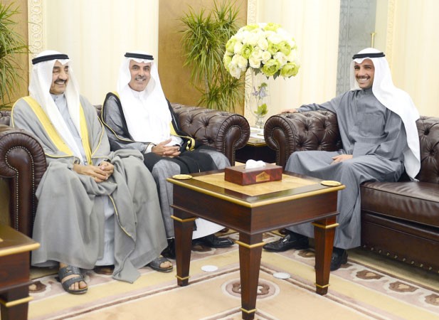 رئيس مجلس الامة مرزوق الغانم مستقبلا رئيس مجلس الامة السابق جاسم الخرافي وعبدالعزيز الغرير