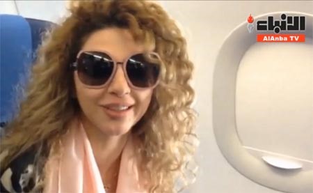 بالفيديو.. ميريام فارس ترسل قبلاتها لقراء الأنباء من على متن الطائرة