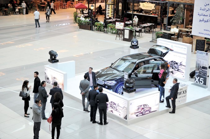 عدد من المهتمين ومحبي BMW X5 