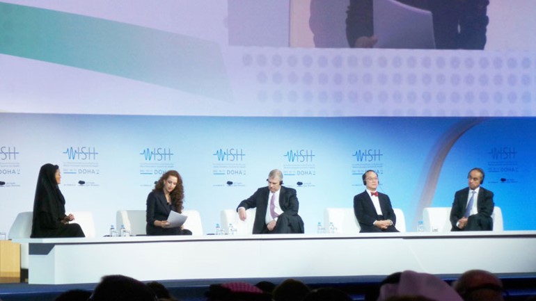 المتحدثون خلال الدورة الاولى لمؤتمر القمة العالمي للابتكار في الرعاية الصحية ﻿