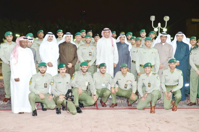 الدعي والجزاف مع عدد من المشاركين في الدورة