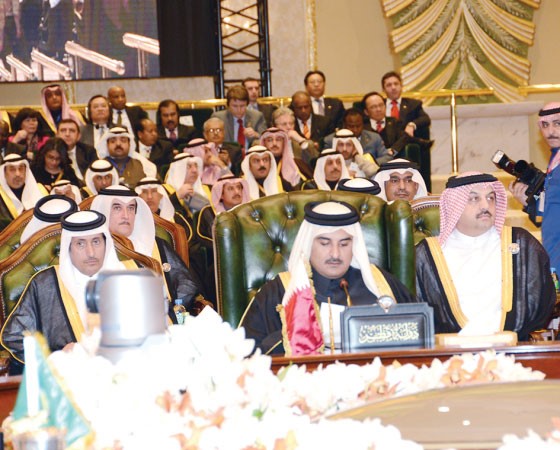 صاحب السمو الشيخ تميم بن حمد بن خليفة مترئسا وفد قطر 