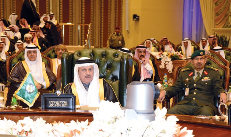 امين عام مجلس التعاون عبد اللطيف الزياني خلال مشاركته في المؤتمر هاني الشمري