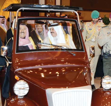 صاحب السمو الامير الشيخ صباح الاحمد والعاهل البحريني وولي العهد السعودي 