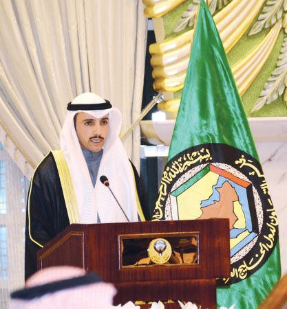 مرزوق الغانم ملقيا كلمته امام قادة مجلس التعاون