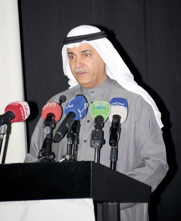 اليوحة اثناء القاء كلمته 