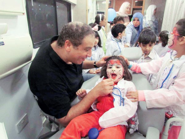  فحص اسنان الاطفال 