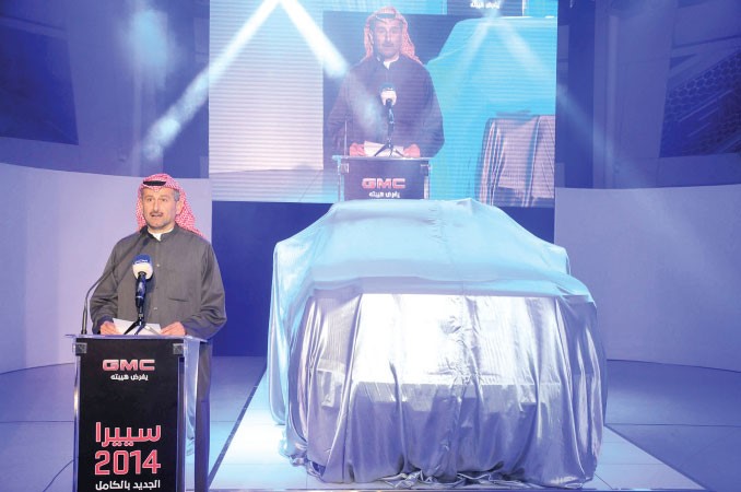 عادل بهبهاني متحدثا خلال اطلاق السيارة