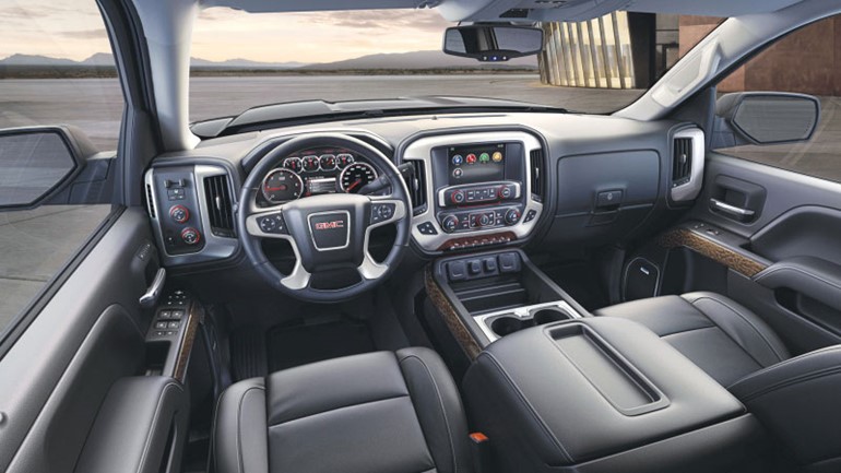 مقصورة مميزة ومتطورة من GMC سييرا 2014