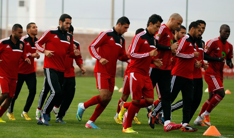 نجوم الاهلي في اولى مبارياتهم امام غوانزو الصيني في البطولة رويترز