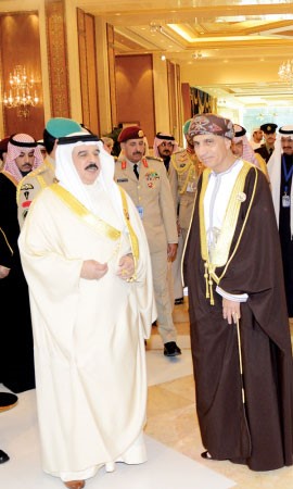 الملك حمد بن عيسى وصاحب السمو فهد بن محمود ال سعيد﻿