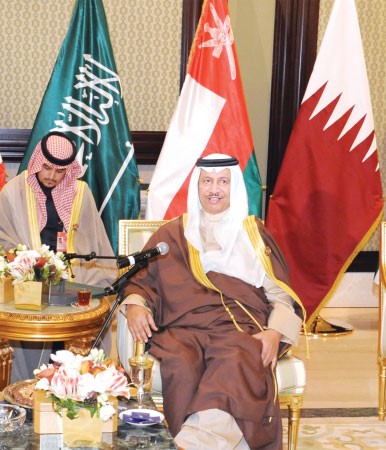 سمو الشيخ جابر المبارك متحدثا خلال اللقاء﻿