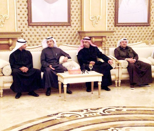 رئيس نادي القرين احمد الشحومي يتحدث للغانم والفهد وعاشور 