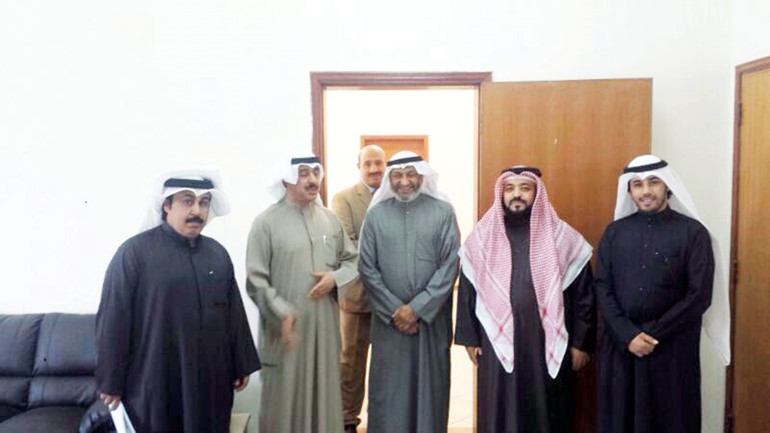 م احمد الصبيح خلال زيارته التفقدية الى بلدية الجهراء