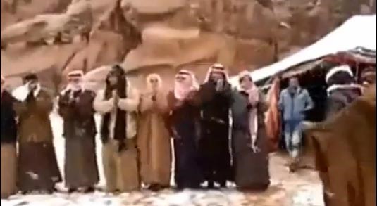 بالفيديو... دحة الثلوج في السعودية تثير اهتمام مواقع التواصل الاجتماعي