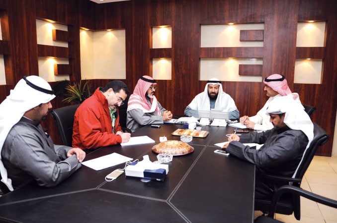 دعلي العمير يرد على اسئلة القراء ومتابعة من الزملاء بدر السهيل وسامح عبدالحفيظ ودناصر الوقيت