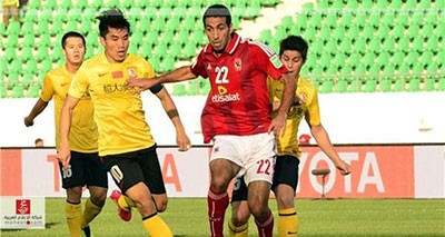بالفيديو.. «فيفا»: أبو تريكة صاحب «أغرب» مشهد في مباراة الأهلي وجوانزجو 