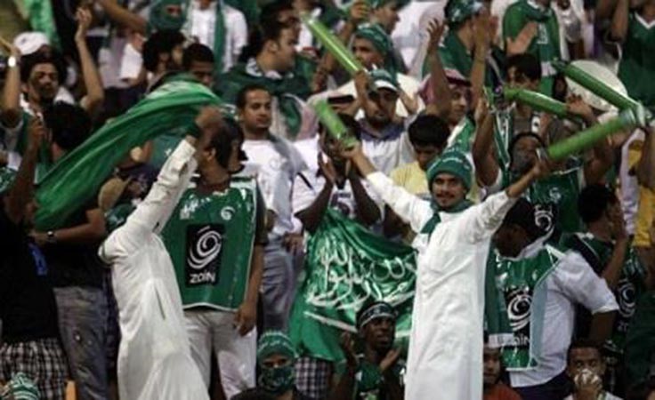 شعراء كويتيون يتجاهلون رياضتهم.. ويتغزلون بأندية سعودية !