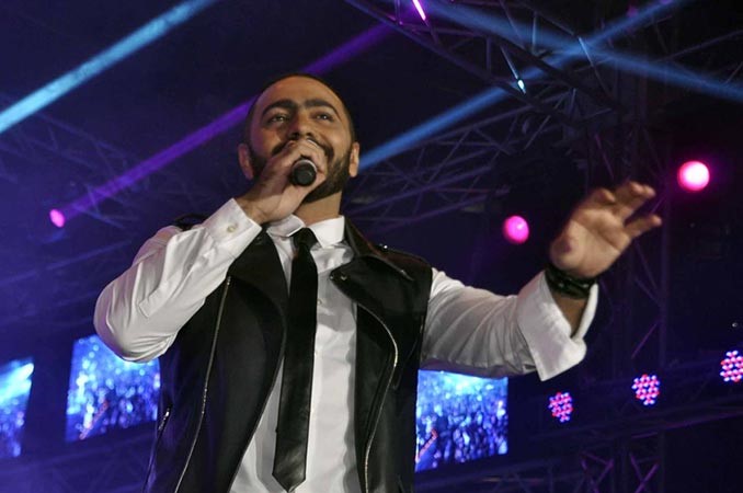 بالصور.. ساعة تامر حسني تثير إعجاب جمهوره.. وشيرين تعود للفساتين العارية 