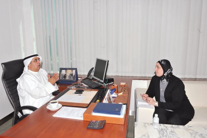 د بدر العمر متحدثا للزميلة رندى مرعي﻿