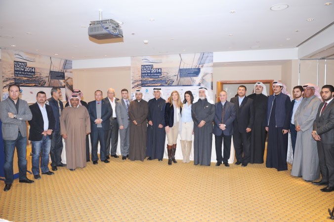 زينة المقدم متوسطة الرعاة الرسميين لمعرض الكويت لليخوت 2014 ونخبة من المشاركين المحليين متين غوزال 