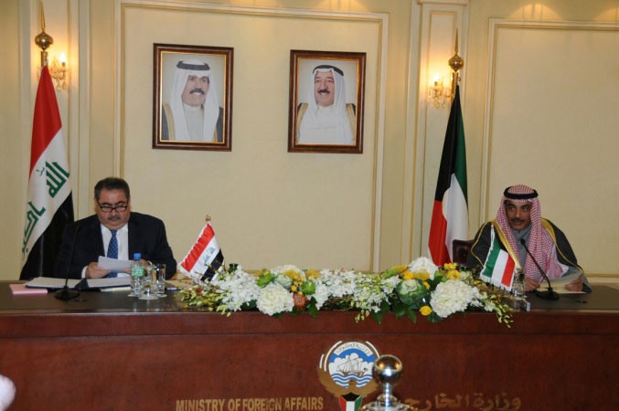 وزير الخارجية الشيخ صباح الخالد ونظيره العراقي هوشيار زيباري خلال المؤتمر الصحافي﻿