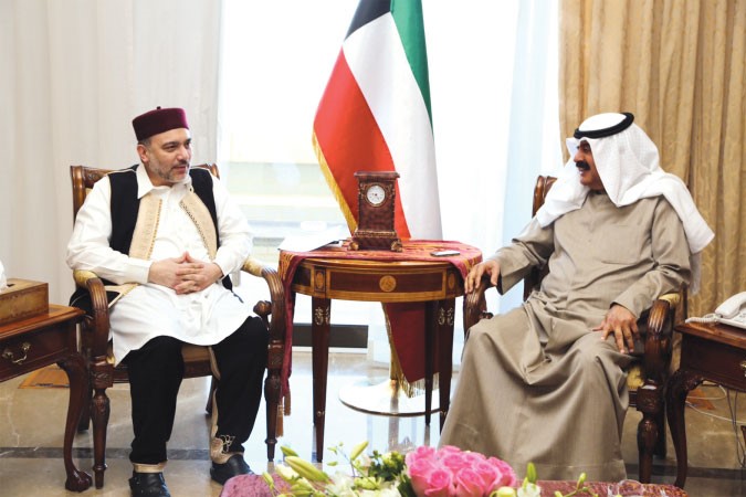  خالد الجارالله مستقبلا السفير محمد سالم عميش 