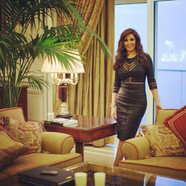 بالصورة.. إليسا مُعجبة بأمير بريطاني