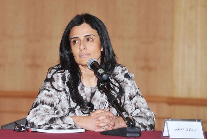 دابتهال الخطيب اثناء المناظرة متين غوزال