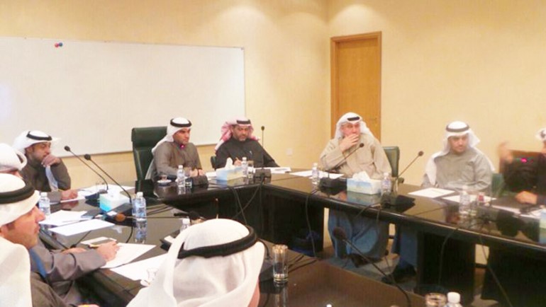 عبدالله الكندري مترئسا اجتماع اللجنة البيئية﻿