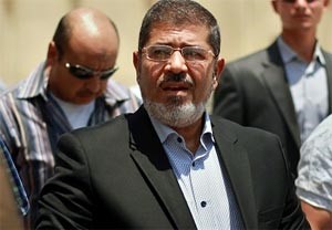 شقيق مرسي لـ " إيلاف " : حكم أخي مثل الخليفة عمر بن عبد العزيز