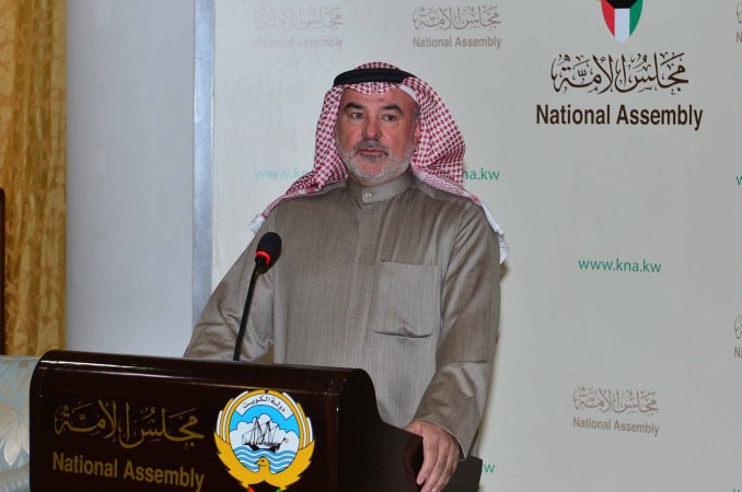 صالح عاشور متحدثا في مجلس الامة امس 