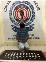 الاسيوي وامامه المضبوطات﻿