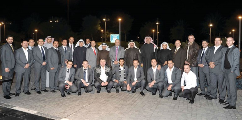 صورة جماعية للمكرمين مع مسؤولي بيتك