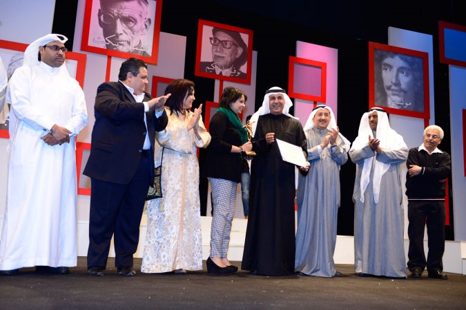 «من منهم هو» للمسرح الشعبي يفوز بـ«التصويت» بجائزة أفضل عرض بعد منافسة شديدة من «راديكاليا» لـ«مسرح الشباب»!