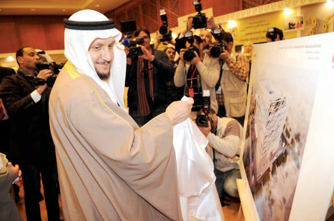 الوزير المعوشرجي يكشف الستار عن المعرض المصاحب للملتقى﻿