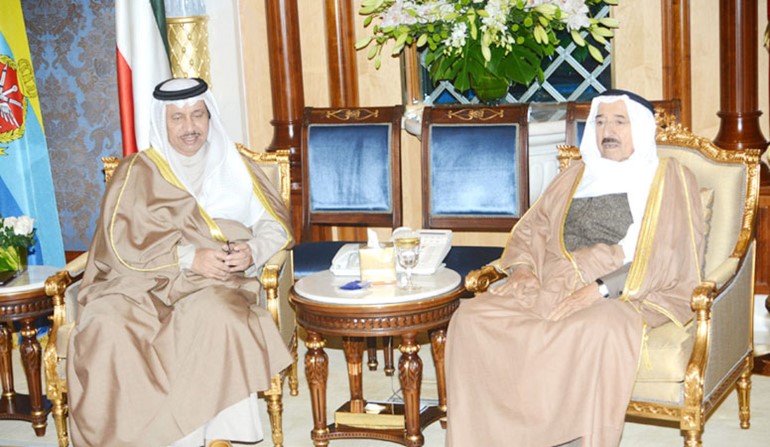 صاحب السمو الامير الشيخ صباح الاحمد مستقبلا سمو رئيس الوزراء الشيخ جابر المبارك