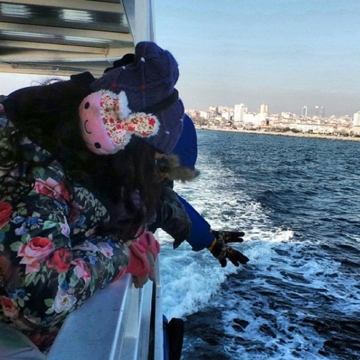 أحلام تبكي بعد خسارتها في سباق السيارات بتركيا.. وتنشر صوراً قريبة لبناتها