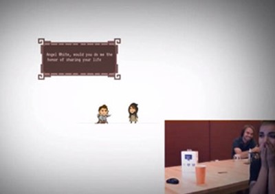 شاب يخطب فتاة على الفيديو جيم