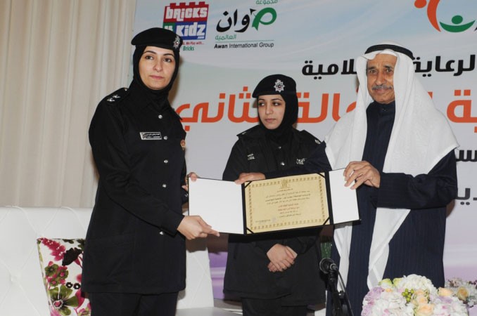 تكريم ممثلتي ادارة العلاقات العامة للدعم المعنوي قاسم باشا