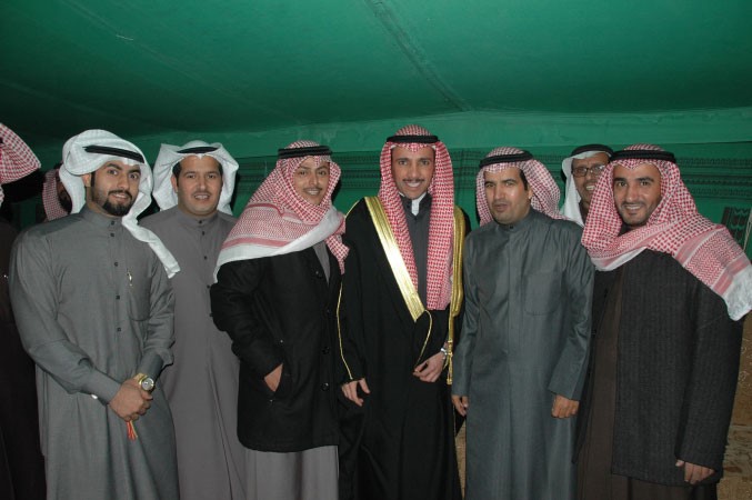 رئيس مجلس الامة مرزوق الغانم خلال مباركته للنائب سيف العازمي بافتتاح ديوانه بالظهر انور الكندري
