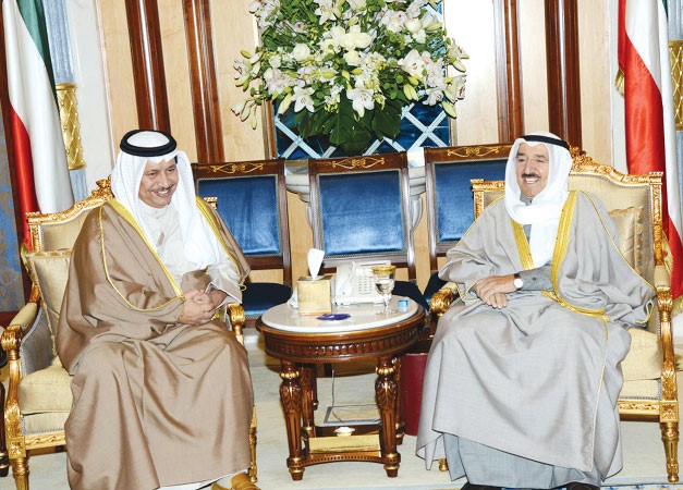صاحب السمو الامير الشيخ صباح الاحمد مستقبلا سمو رئيس الوزراء الشيخ جابر المبارك﻿