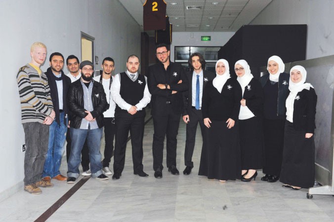 فريق عمل خربشات سورية متين غوزال